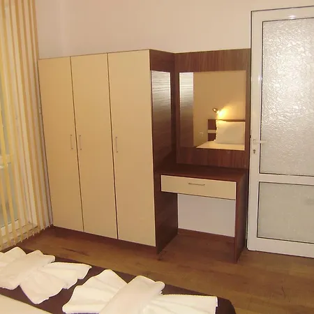 Vesi And Gery Апартамент Поморие