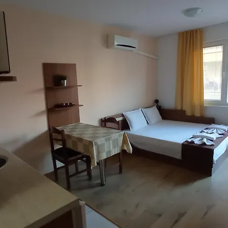 Vesi And Gery Апартамент *